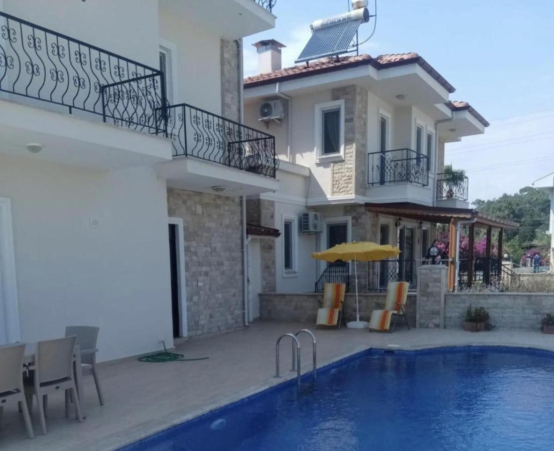 Fabulous 3 Bedroom In With Pool *